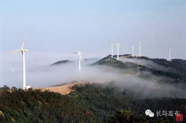 海上升明月，云雾绕长岛