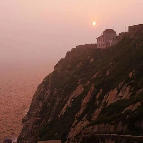 烟台之美，不仅仅在城市和海滨，还有那些我们看不到的小岛，她们像烟台的一颗颗美丽珍珠，散落在大海中。作为烟台人，拥有这些美丽的珍珠，我们应该爱惜并为之自豪！